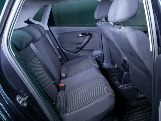 volkswagen-polo-diesel-2012-big-43
