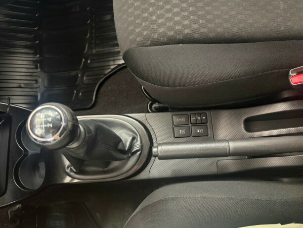 toyota-urban-cruiser-diesel-2011-big-21