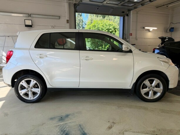 toyota-urban-cruiser-diesel-2011-big-6