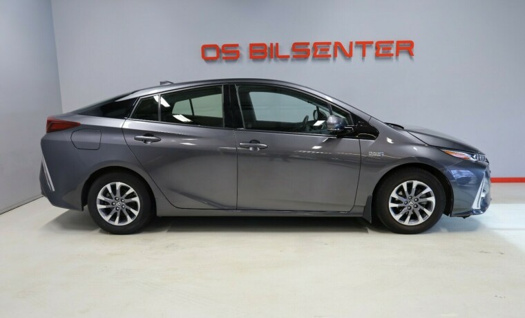 toyota-prius-elektrisitetbensin-2017-big-2
