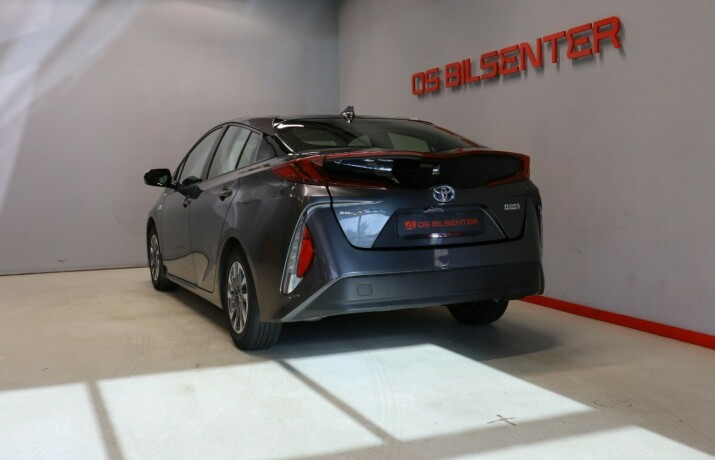 toyota-prius-elektrisitetbensin-2017-big-4