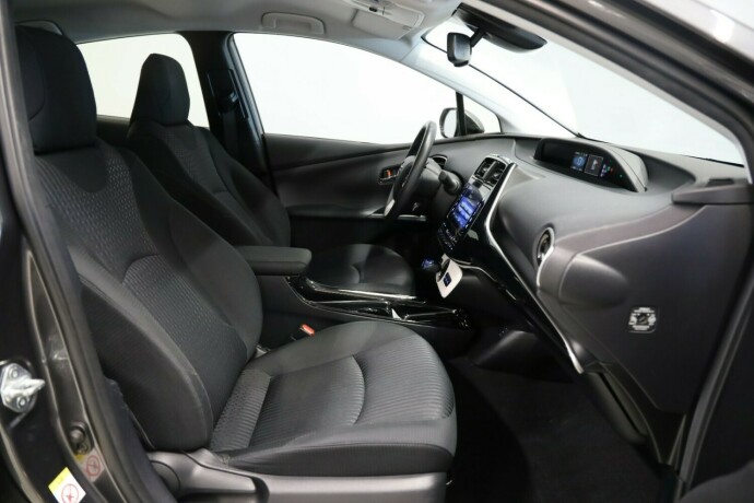 toyota-prius-elektrisitetbensin-2017-big-10
