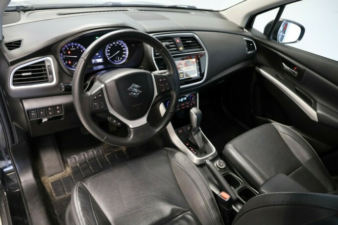 suzuki-sx4-s-cross-bensin-2017-big-6