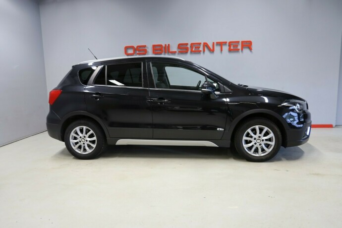 suzuki-sx4-s-cross-bensin-2017-big-2