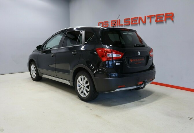 suzuki-sx4-s-cross-bensin-2017-big-3