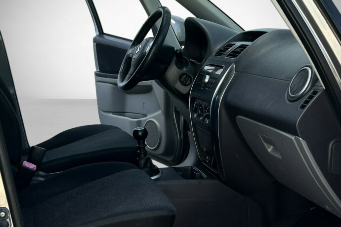 suzuki-sx4-diesel-2006-big-10