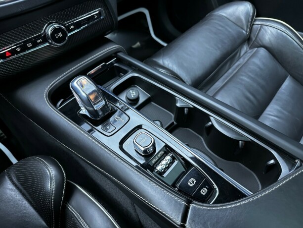 volvo-xc-90-elektrisitetbensin-2016-big-27