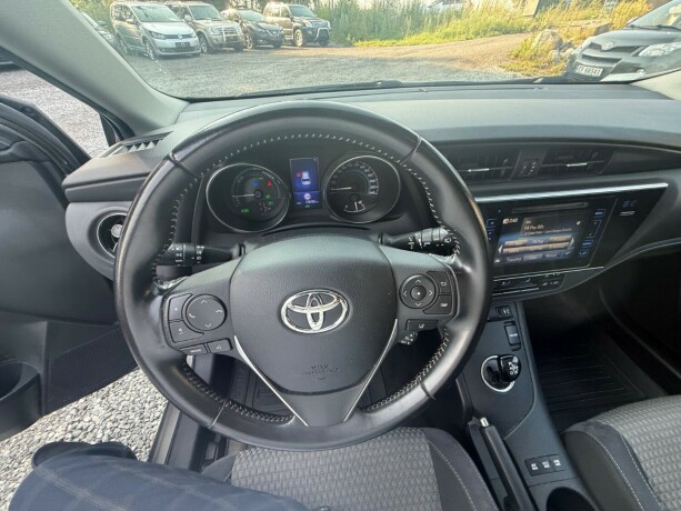 toyota-auris-elektrisitetbensin-2017-big-11