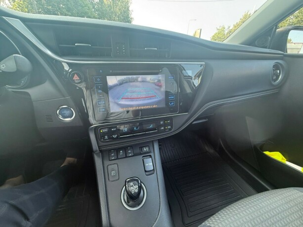 toyota-auris-elektrisitetbensin-2017-big-14