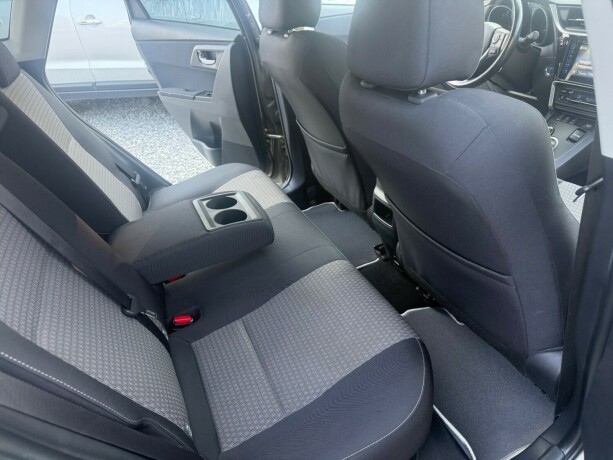 toyota-auris-elektrisitetbensin-2017-big-26