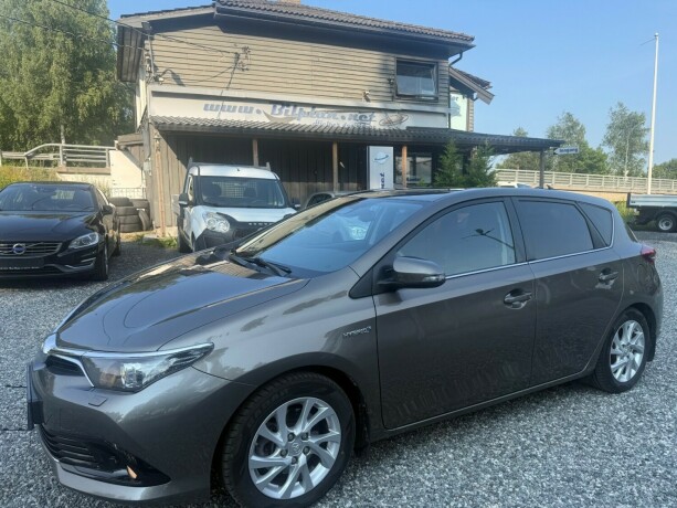 toyota-auris-elektrisitetbensin-2017-big-9