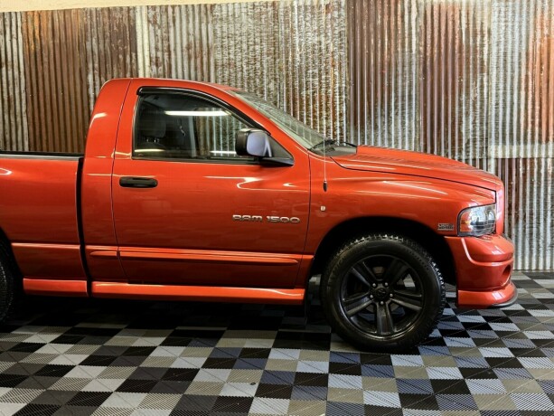 dodge-ram-1500-bensin-2005-big-3