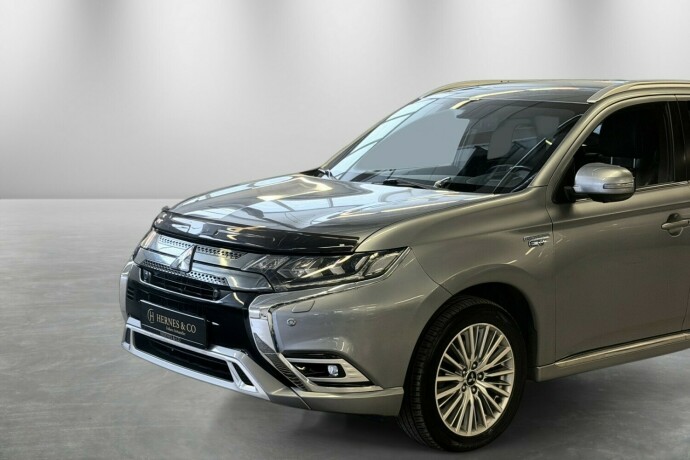 mitsubishi-outlander-elektrisitetbensin-2019-big-1