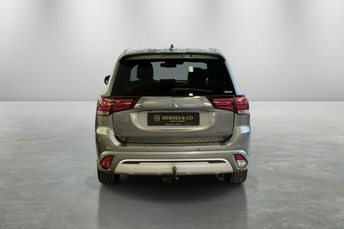 mitsubishi-outlander-elektrisitetbensin-2019-big-6