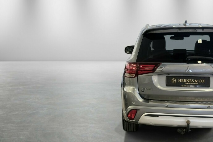 mitsubishi-outlander-elektrisitetbensin-2019-big-7