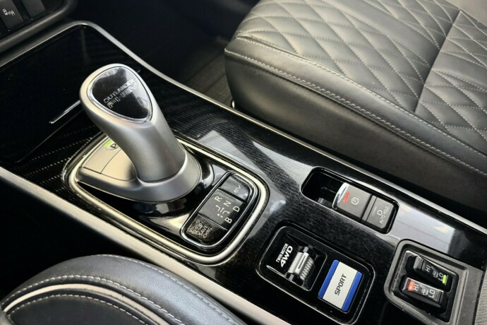 mitsubishi-outlander-elektrisitetbensin-2019-big-21