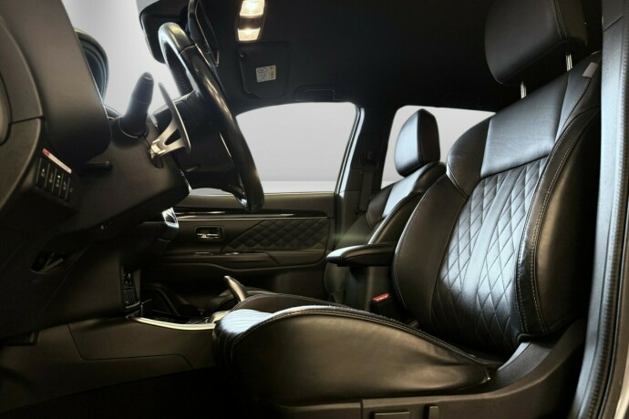 mitsubishi-outlander-elektrisitetbensin-2019-big-9
