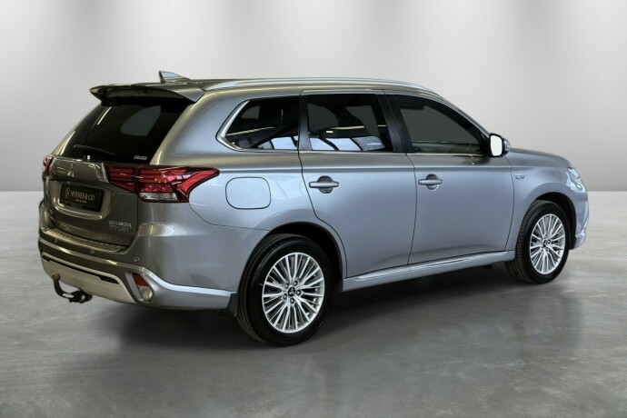 mitsubishi-outlander-elektrisitetbensin-2019-big-4