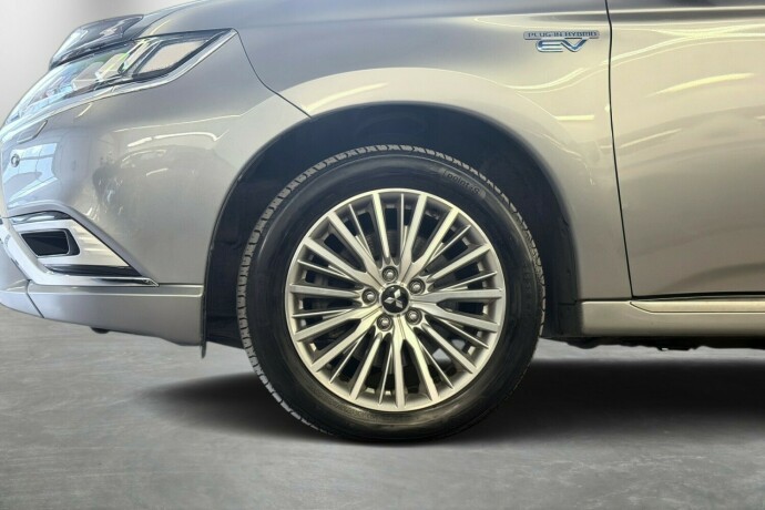 mitsubishi-outlander-elektrisitetbensin-2019-big-8