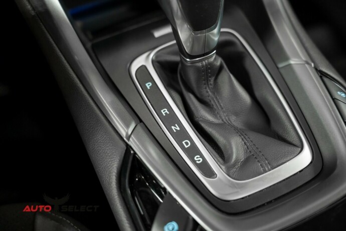 ford-mondeo-diesel-2015-big-44