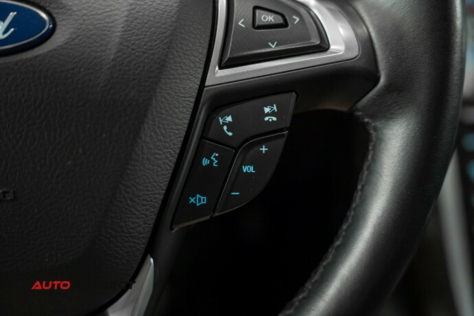ford-mondeo-diesel-2015-big-40