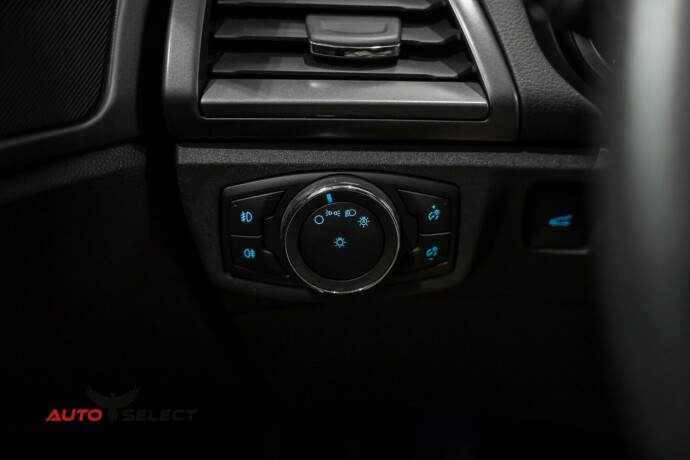 ford-mondeo-diesel-2015-big-32