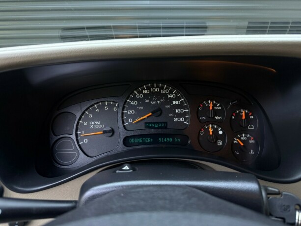 chevrolet-tahoe-bensin-2004-big-15