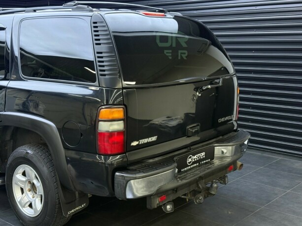 chevrolet-tahoe-bensin-2004-big-5