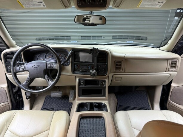 chevrolet-tahoe-bensin-2004-big-9