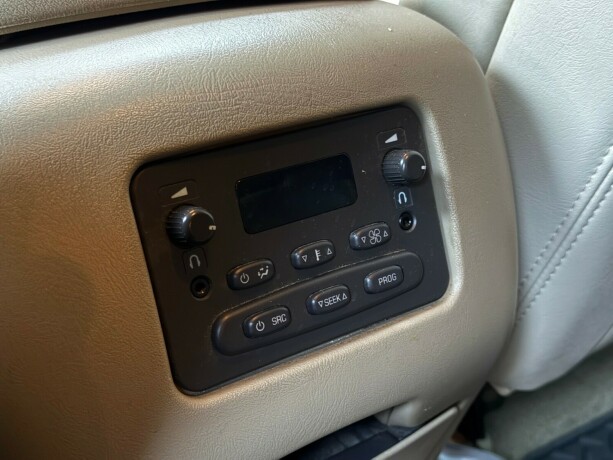 chevrolet-tahoe-bensin-2004-big-26