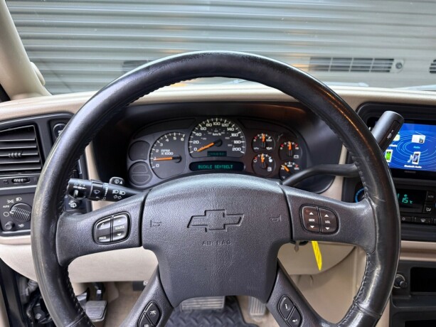chevrolet-tahoe-bensin-2004-big-13