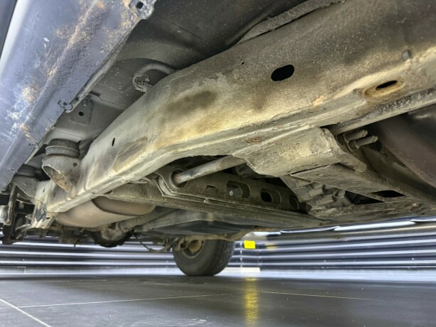 chevrolet-tahoe-bensin-2004-big-8