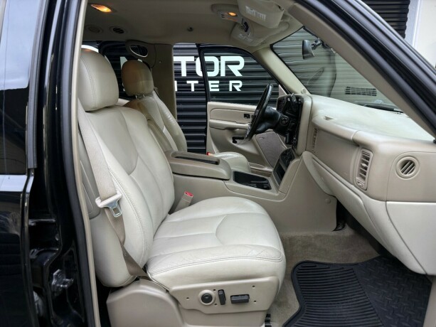 chevrolet-tahoe-bensin-2004-big-23