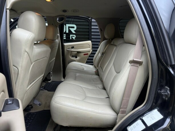 chevrolet-tahoe-bensin-2004-big-25
