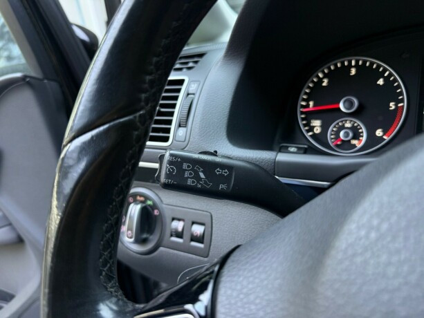 volkswagen-touran-diesel-2012-big-13