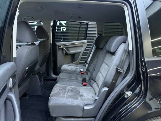 volkswagen-touran-diesel-2012-big-22