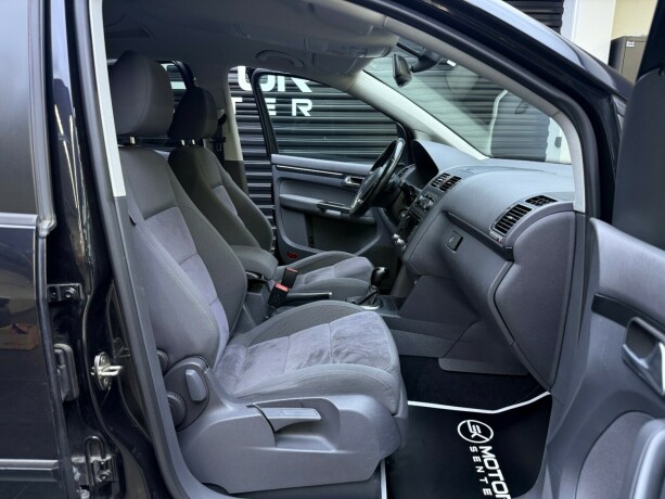 volkswagen-touran-diesel-2012-big-21