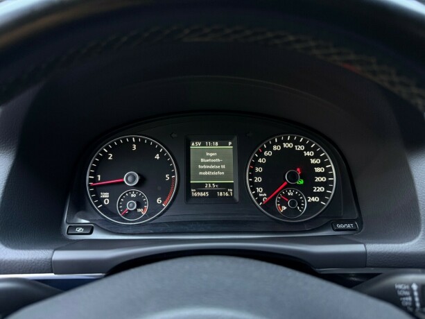 volkswagen-touran-diesel-2012-big-14