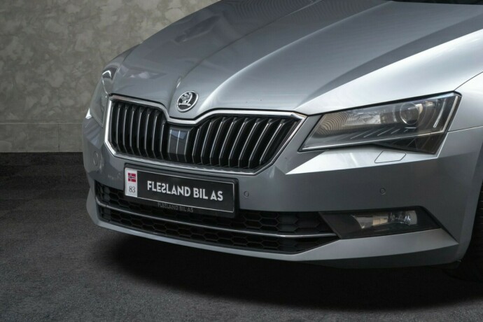 skoda-superb-diesel-2016-big-2