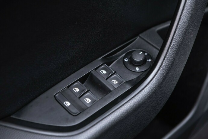 skoda-superb-diesel-2016-big-18