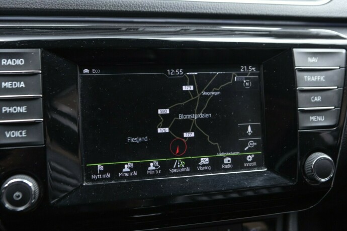 skoda-superb-diesel-2016-big-15