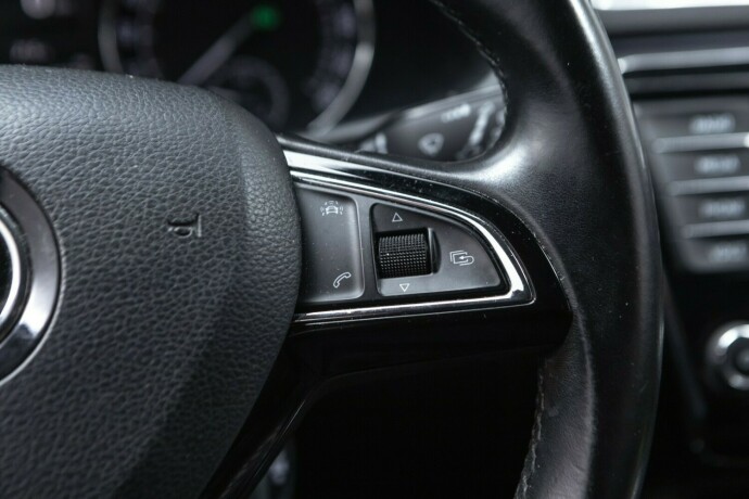 skoda-superb-diesel-2016-big-12