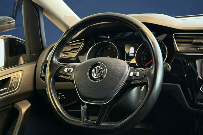 volkswagen-touran-bensin-2017-big-15