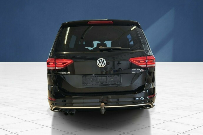 volkswagen-touran-bensin-2017-big-3