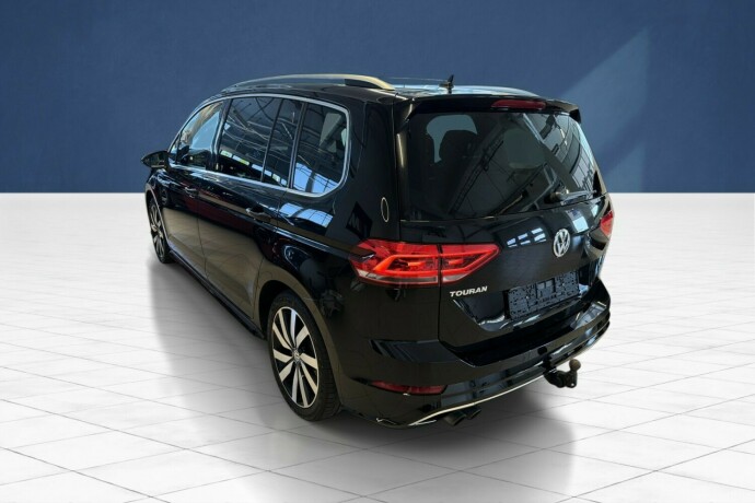 volkswagen-touran-bensin-2017-big-4