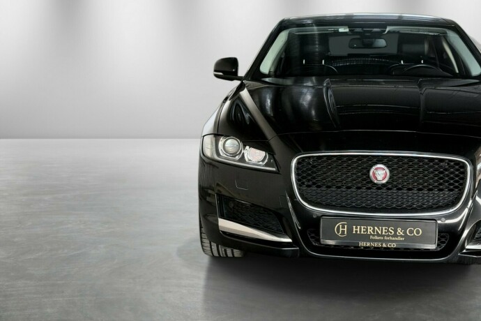 jaguar-xf-diesel-2017-big-3
