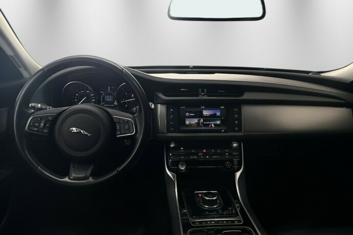 jaguar-xf-diesel-2017-big-9