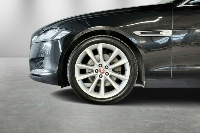 jaguar-xf-diesel-2017-big-5