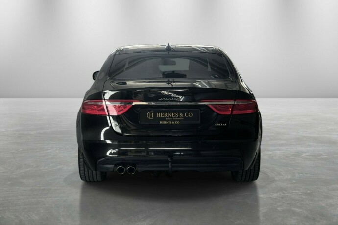 jaguar-xf-diesel-2017-big-4
