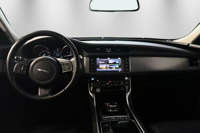 jaguar-xf-diesel-2017-big-8